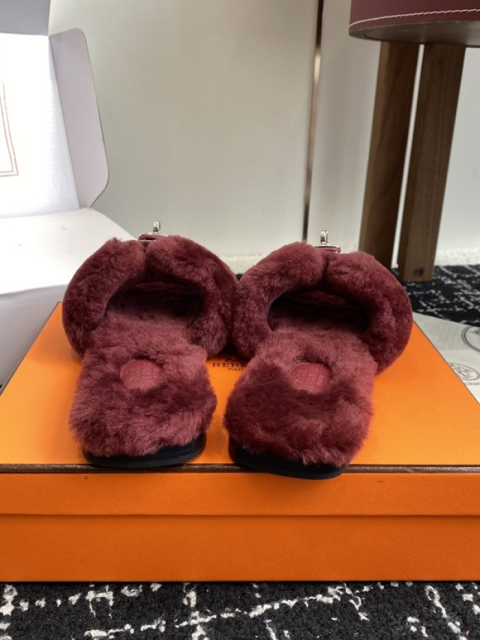 H**mes SLIPPERS