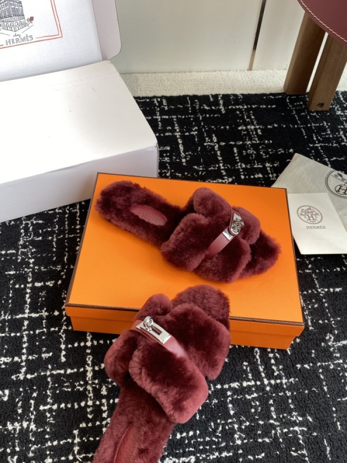 H**mes SLIPPERS
