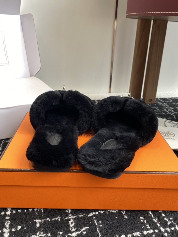 H**mes SLIPPERS