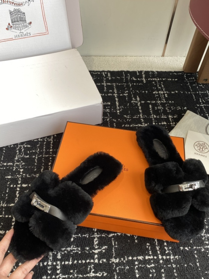 H**mes SLIPPERS