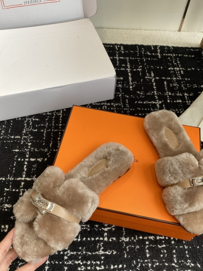 H**mes SLIPPERS