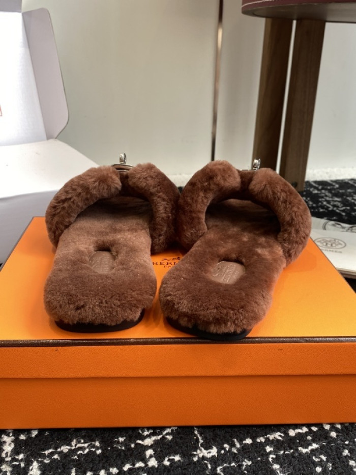 H**mes SLIPPERS