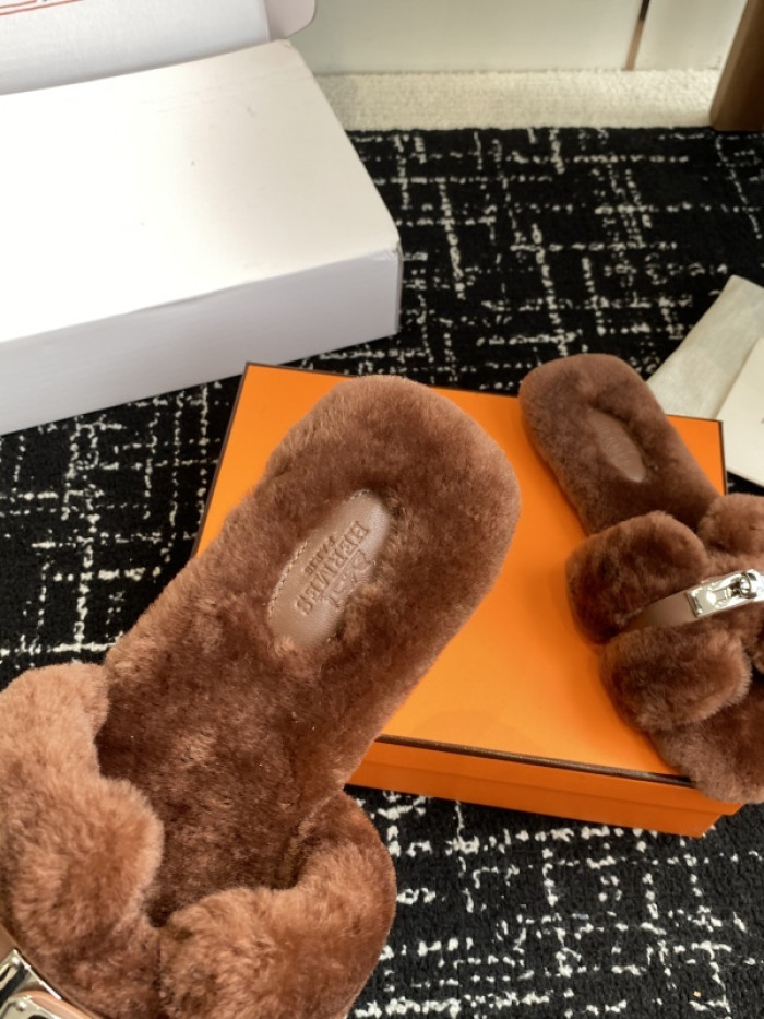 H**mes SLIPPERS