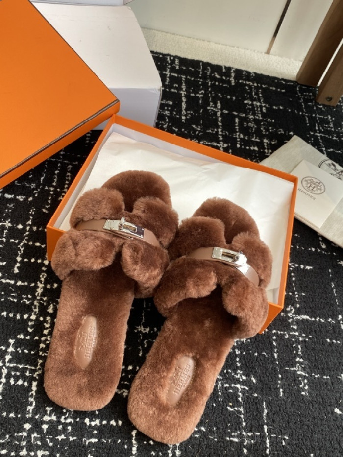 H**mes SLIPPERS