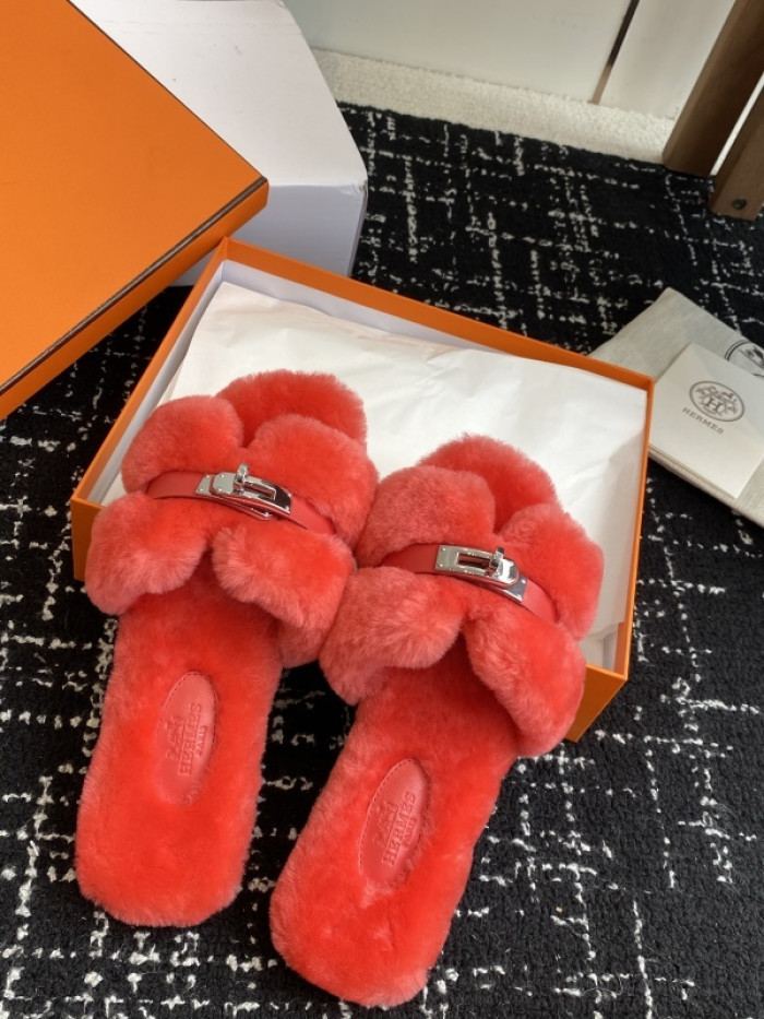 H**mes SLIPPERS