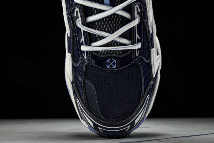 Off-White c/o Virgil Abloh