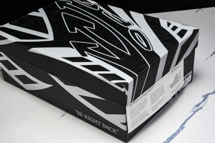 Off-White c/o Virgil Abloh