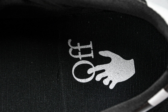 Off-White c/o Virgil Abloh