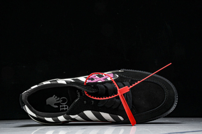 Off-White c/o Virgil Abloh