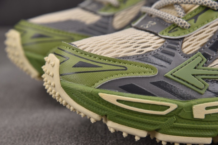 Off-White c/o Virgil Abloh