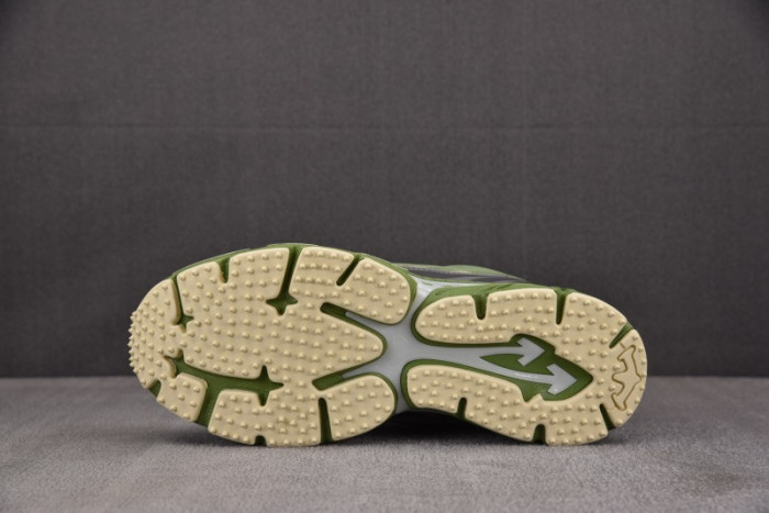 Off-White c/o Virgil Abloh