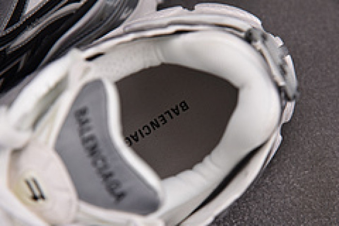 Ba*len*cia*ga Runner 677403 W3RB5 9012