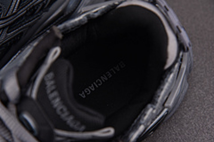 Ba*len*cia*ga Runner 677403 W3RBR 1515