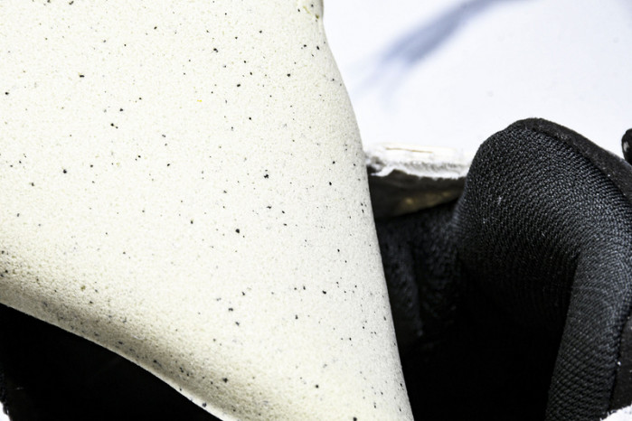 Ba*len*cia*ga Runner 677403 W5RH6 0312