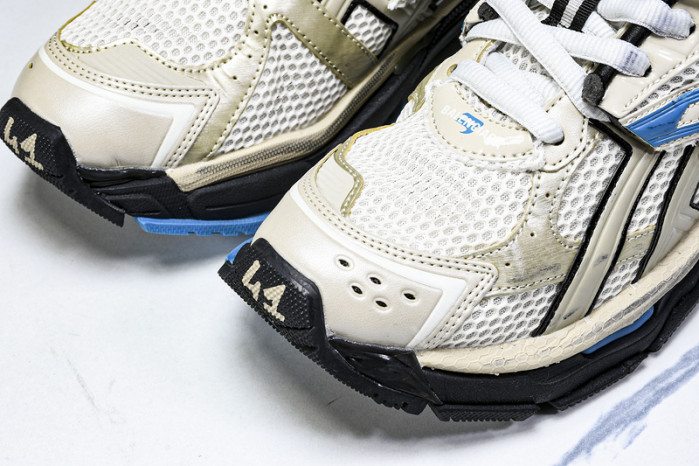 Ba*len*cia*ga Runner 677403 W5RH6 0312