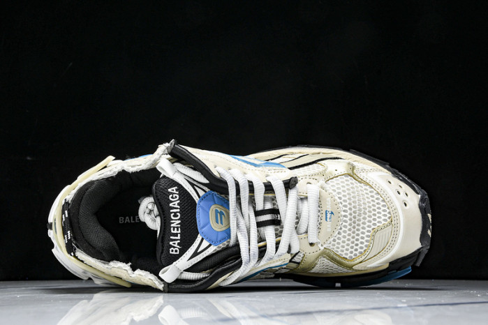 Ba*len*cia*ga Runner 677403 W5RH6 0312