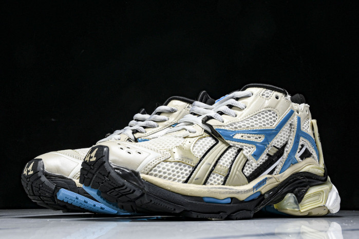 Ba*len*cia*ga Runner 677403 W5RH6 0312