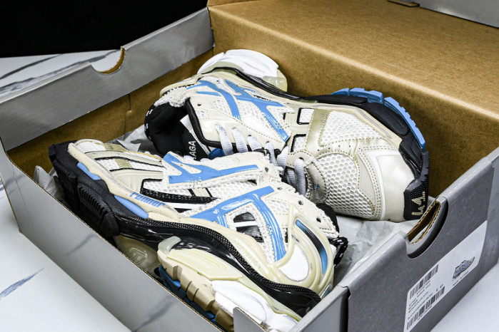 Ba*len*cia*ga Runner 677403 W5RH6 0312