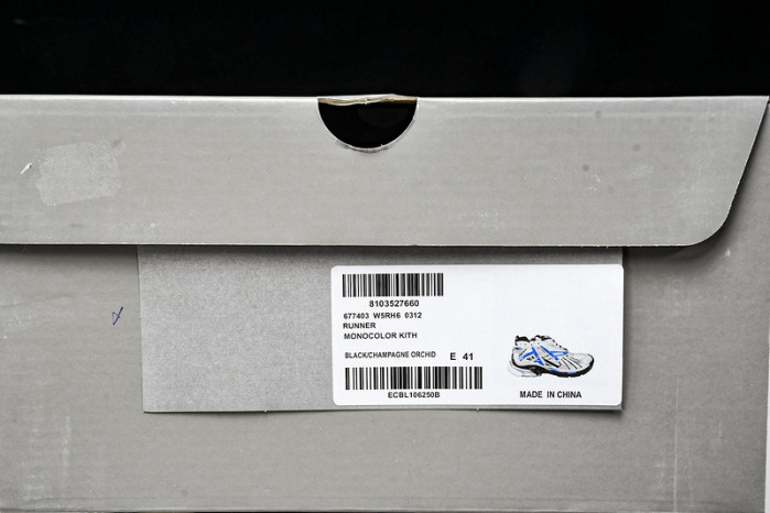 Ba*len*cia*ga Runner 677403 W5RH6 0312