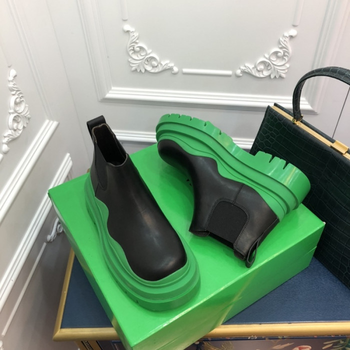 Bo*te*ga Ve*ne*ta BV005