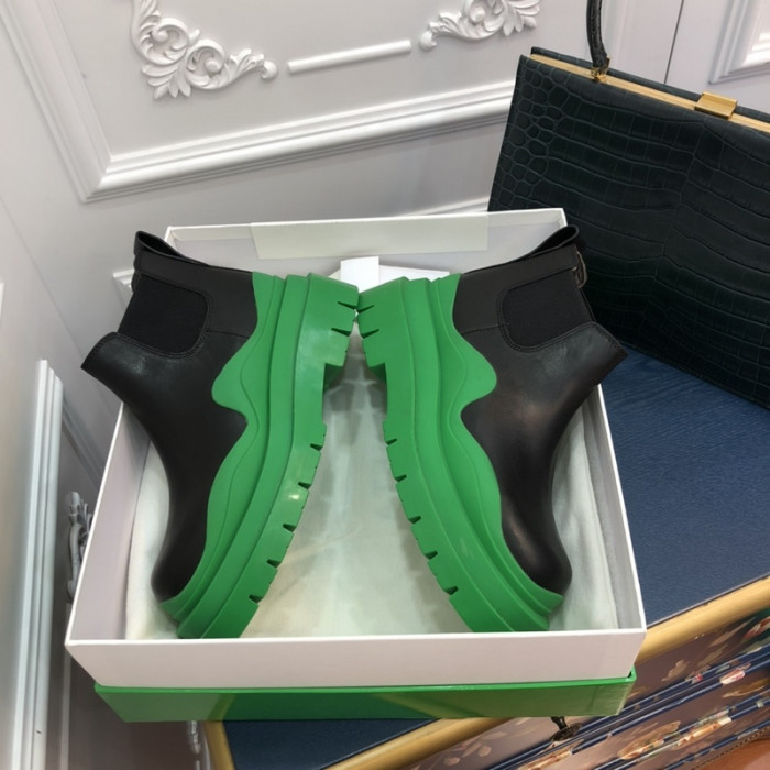 Bo*te*ga Ve*ne*ta BV005