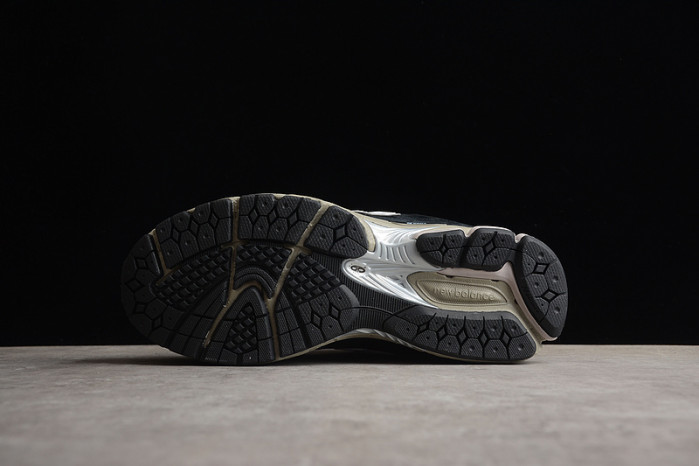 new balance 2002r black dark grey white m2002rr1