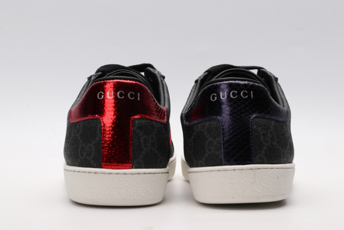 G*u*i ACE EMBROIDERED LOW-TOP SNEAKER G100