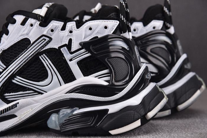 Ba*len*cia*ga Runner 772774 W3RMU 9010