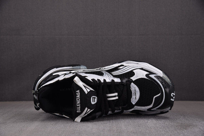 Ba*len*cia*ga Runner 772774 W3RMU 9010