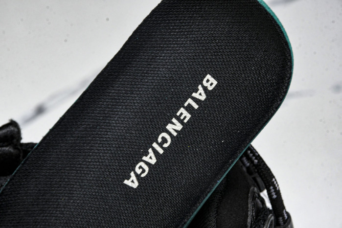 Ba*len*cia*ga Runner 772774 W3RNY 0322