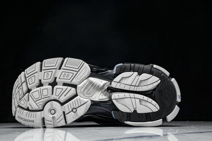 Ba*len*cia*ga Runner 772774 W3RNY 0322