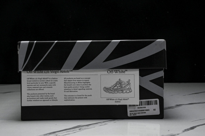 Off-White c/o Virgil Abloh