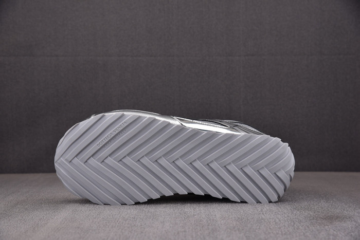 Bo*te*ga Ve*ne*ta BV040