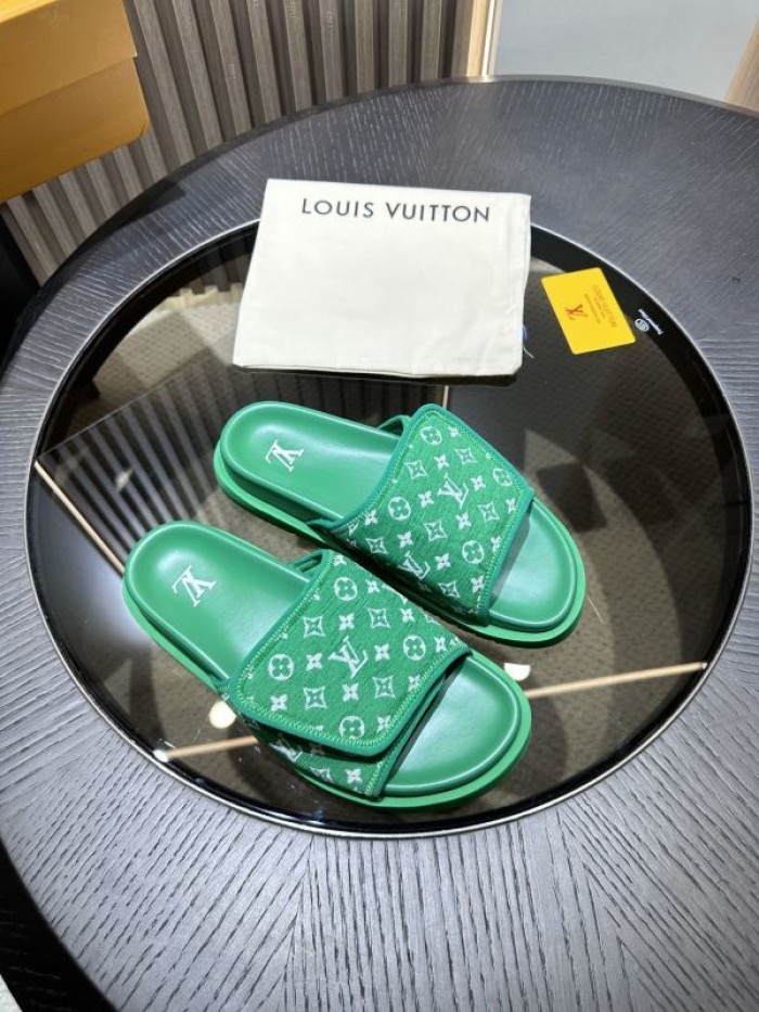 L0VT SANDALS