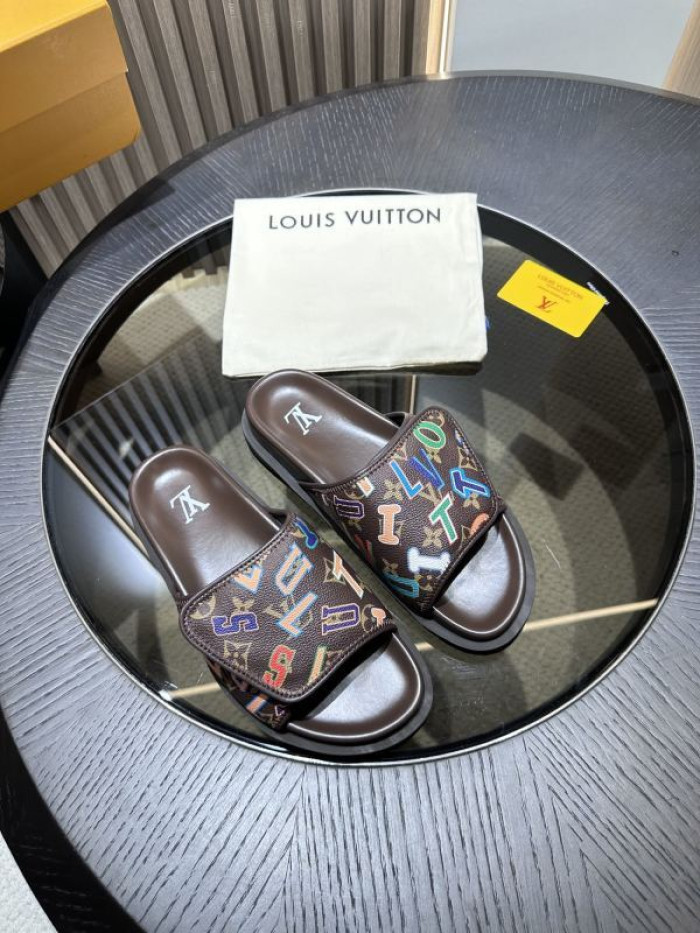 L0VT SANDALS