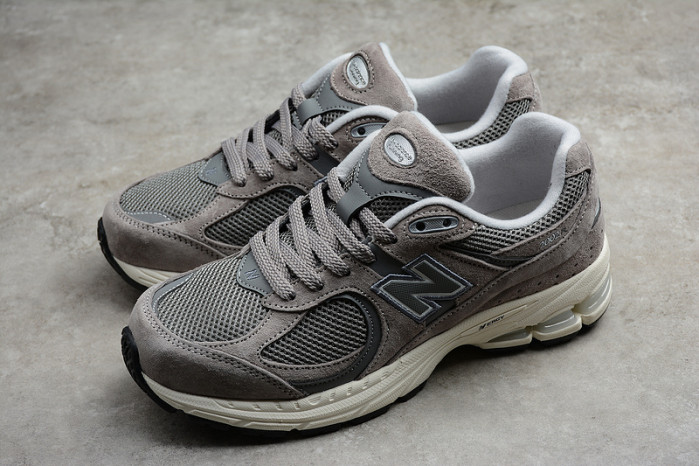 new balance 2002r marblehead light aluminum m2002rc