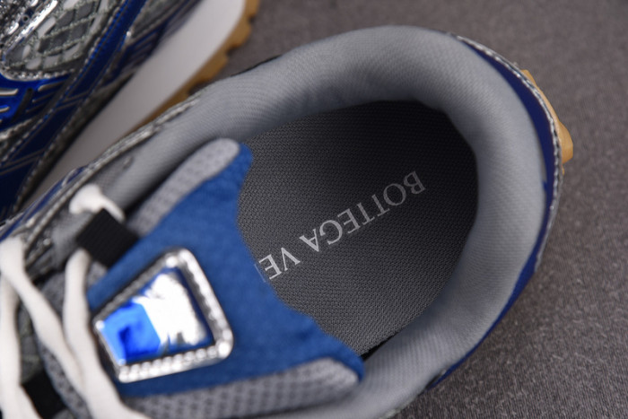 Bo*te*ga Ve*ne*ta BV037