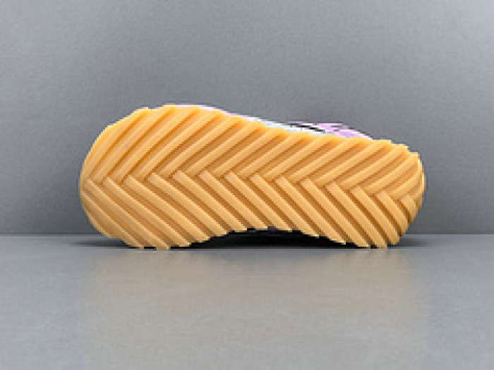 Bo*te*ga Ve*ne*ta BV057