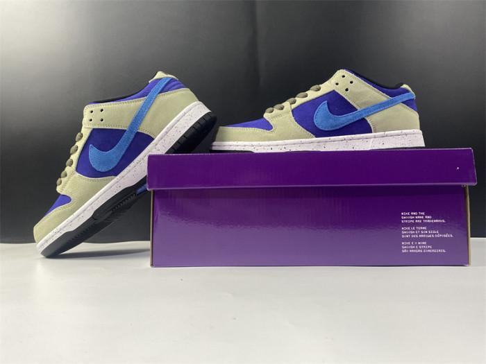 nike dunk low sb acg celadon bq6817-301