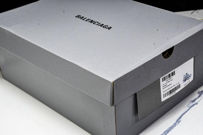 Ba*len*cia*ga Runner 772767 W3RMU 9934