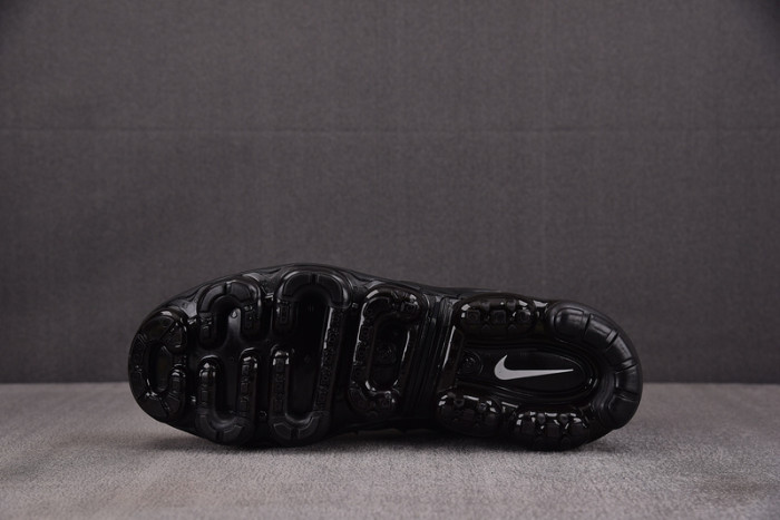 Nike Air Vapormax Plus Rough Green/Dark Russet-Black DQ4688-300