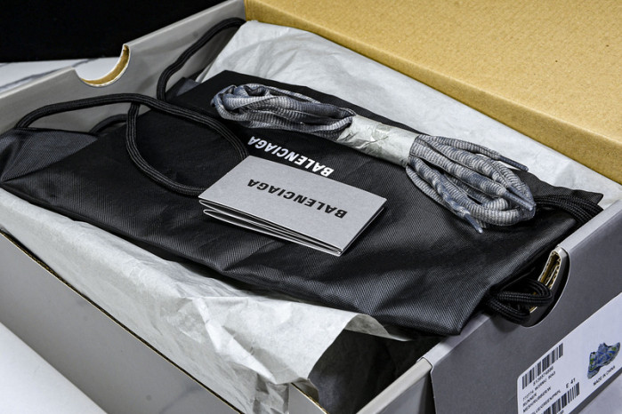 Ba*len*cia*ga Runner 772774-W3RMU-9043