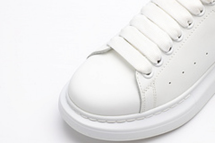 Ale*d*r M*Q*en E2696