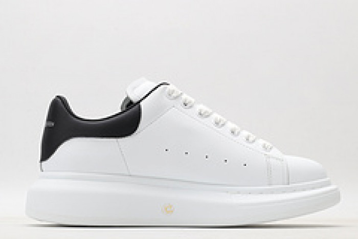 Ale*d*r M*Q*en E2706