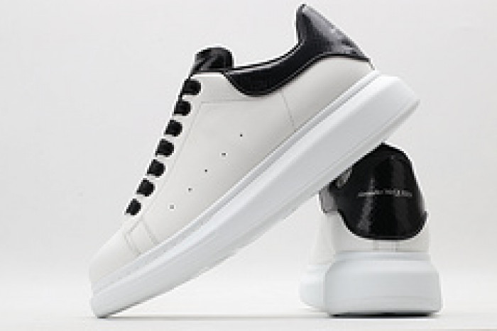 Ale*d*r M*Q*en E2714