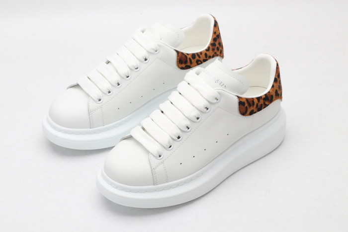 Ale*d*r M*Q*en E2722