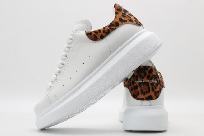 Ale*d*r M*Q*en E2722