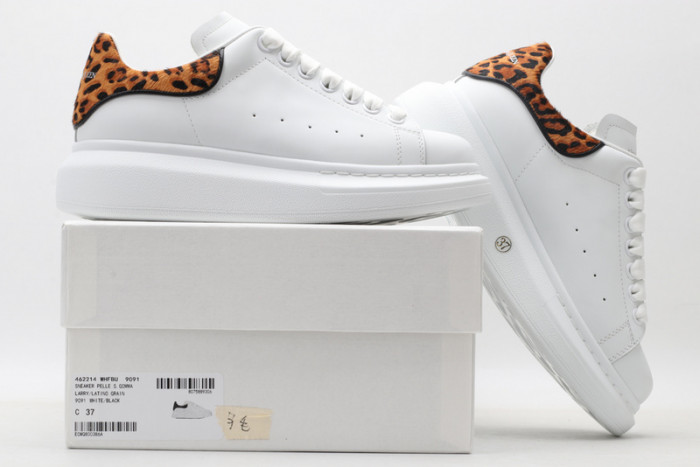 Ale*d*r M*Q*en E2722