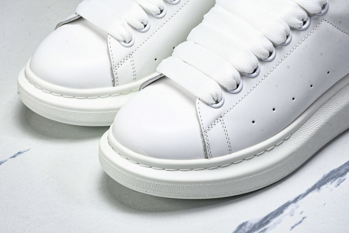 Ale*d*r M*Q*en E2725