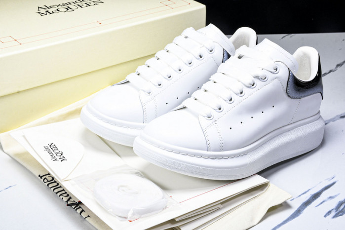 Ale*d*r M*Q*en E2726